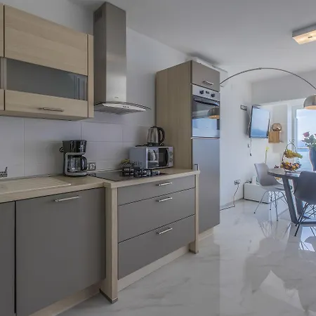 Apartment Panoramaussicht Und Whirlpool Im Exklusiven Viertel