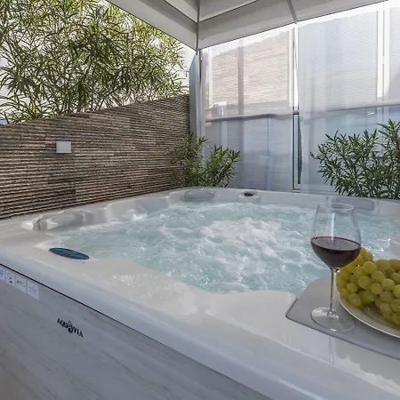 Panoramaussicht Und Whirlpool Im Exklusiven Viertel Apartment Crikvenica