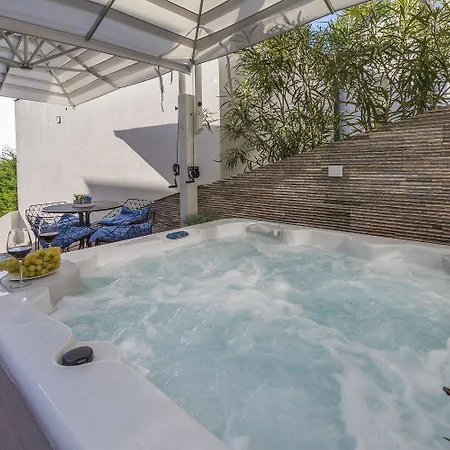 Panoramaussicht Und Whirlpool Im Exklusiven Viertel Apartment Crikvenica