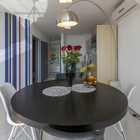 Apartment Panoramaussicht Und Whirlpool Im Exklusiven Viertel *