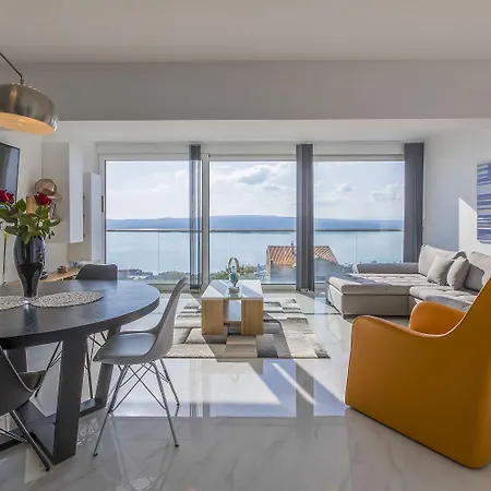 Panoramaussicht Und Whirlpool Im Exklusiven Viertel Apartment