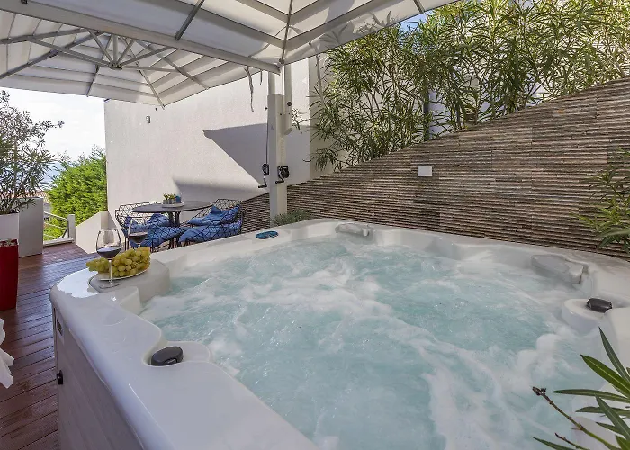 Panoramaussicht Und Whirlpool Im Exklusiven Viertel 公寓 茨里克韦尼察