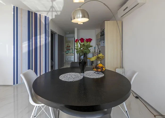 公寓 Panoramaussicht Und Whirlpool Im Exklusiven Viertel *