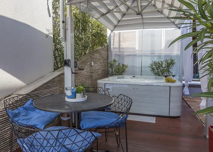 Panoramaussicht Und Whirlpool Im Exklusiven Viertel *